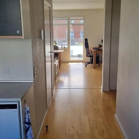 Newly Renovated Private With Free Parking